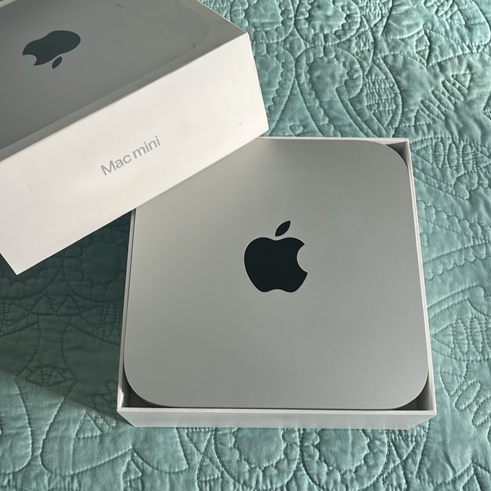 Mac mini M1 8GB Memory 512GB SSD - Picture 2 of 8